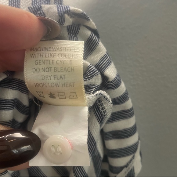 MAX STUDIO Top Women Blue and White Striped Sleeveless Button Down Shirt SZ/LG - Picture 6 of 7